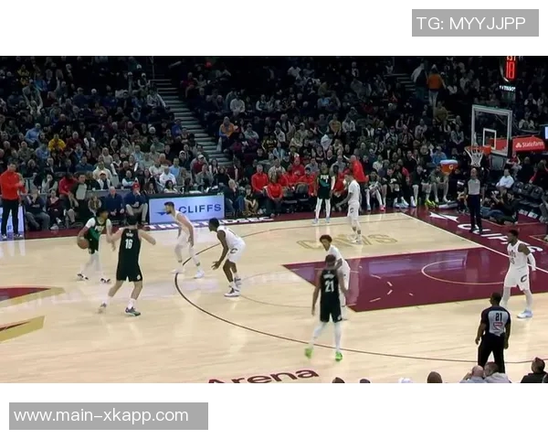 克林根29场比赛狂揽130个前场篮板展现绝佳抢板能力引领联盟榜首