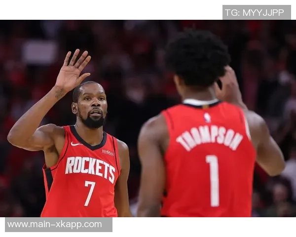 马刺三分球命中率惨淡近两战仅得17球球队状态堪忧 马刺三分球命中率惨淡近两战仅得17球球队状态堪忧