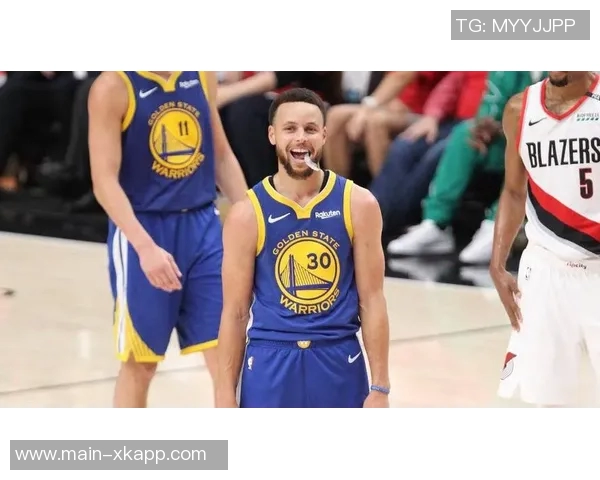 库里在2016年2月22日至27日的惊人表现场均得分达438分引发热议